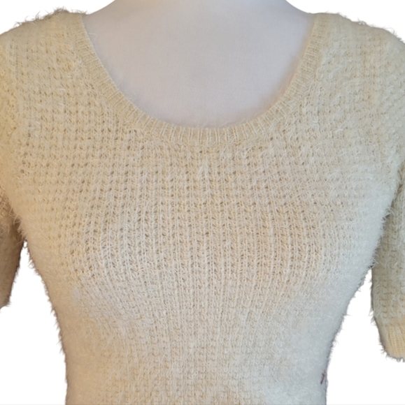 KENDALL & KYLIE CROPPED EYELASH KNIT CHENILLE SWEATER - Picture 3 of 9